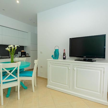 Holiday House Solemare Орикум Екстериор снимка