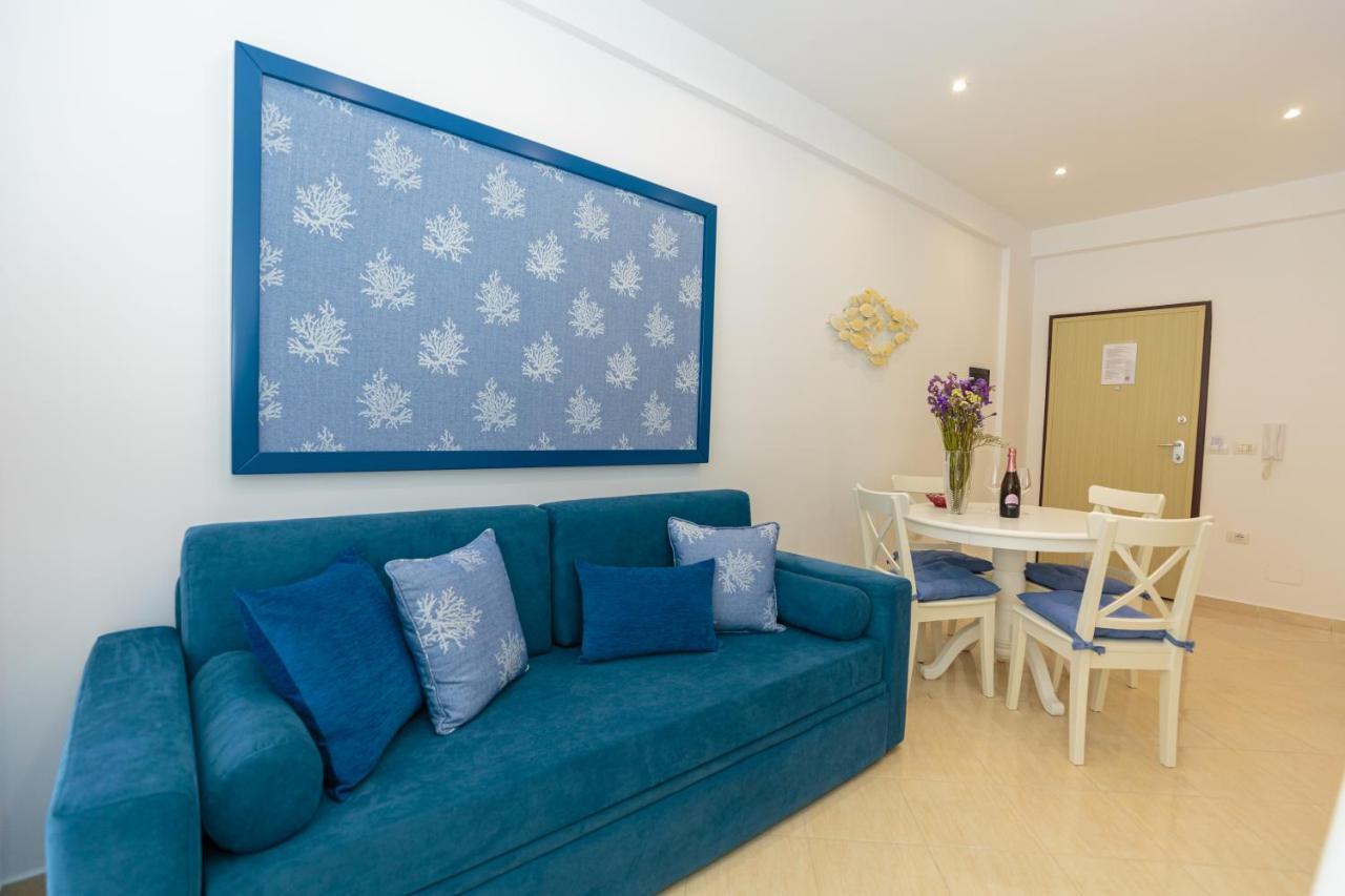 Holiday House Solemare Орикум Екстериор снимка