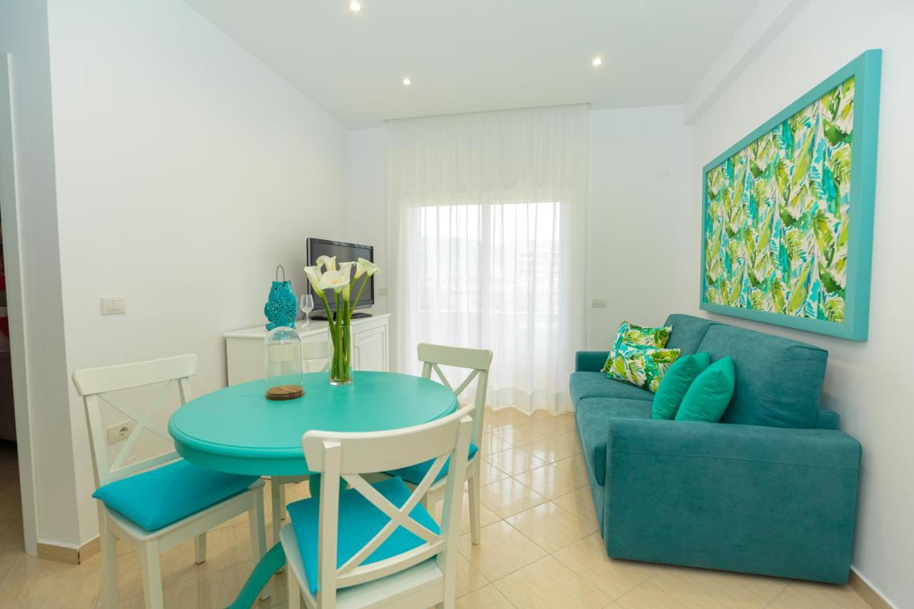 Holiday House Solemare Орикум Екстериор снимка