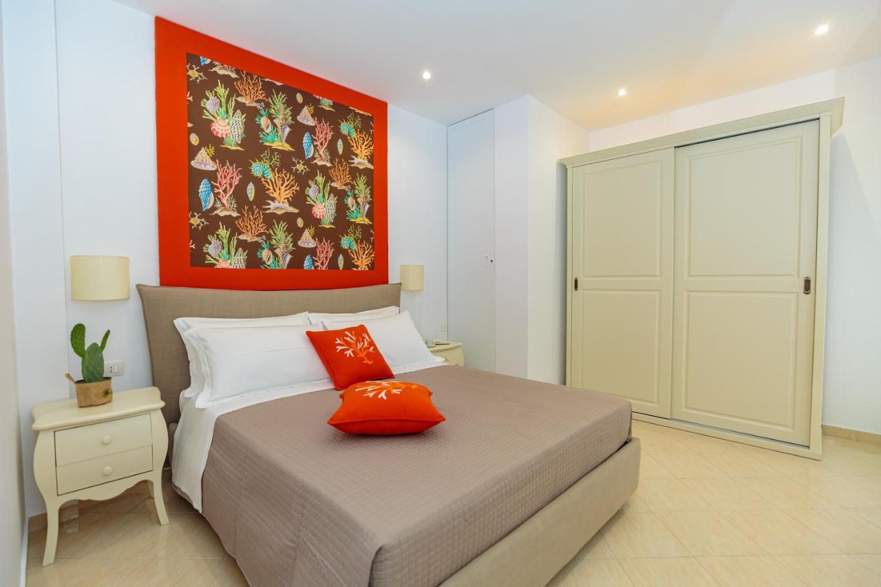 Holiday House Solemare Орикум Екстериор снимка