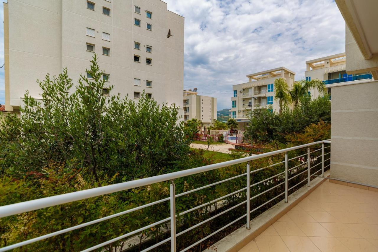 Holiday House Solemare Орикум Екстериор снимка