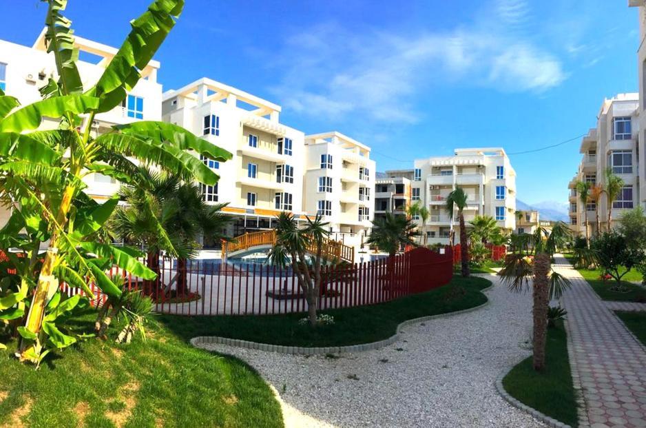 Holiday House Solemare Орикум Екстериор снимка