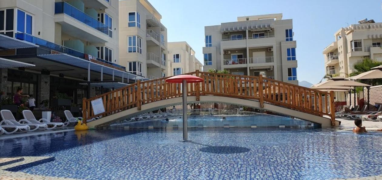 Holiday House Solemare Орикум Екстериор снимка